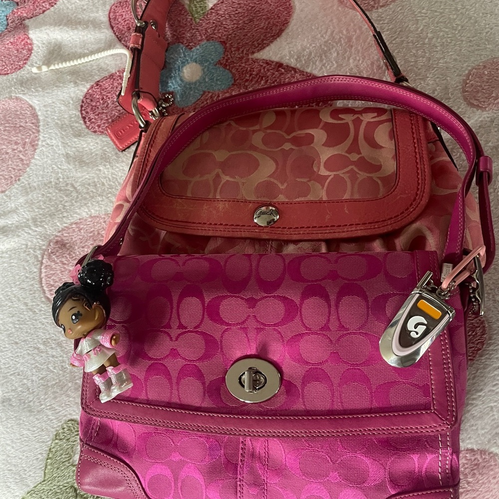 RARE Coach F13972 MEDIUM Vintage Y2K Soho Magenta Pink Signature C Shoulder Bag